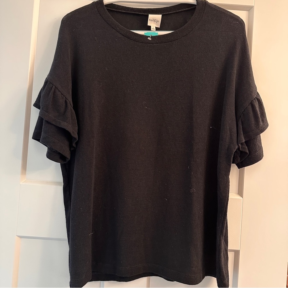 NWT Kaleigh Ruffle Sleeved Sweater - Medium